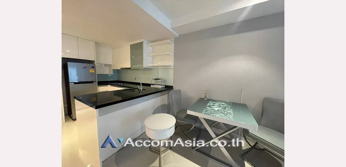  2 Bedrooms  Condominium For Rent in Sukhumvit, Bangkok  near BTS Ekkamai (AA29485)