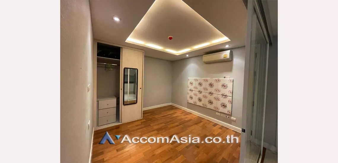  2 Bedrooms  Condominium For Rent in Sukhumvit, Bangkok  near BTS Ekkamai (AA29485)