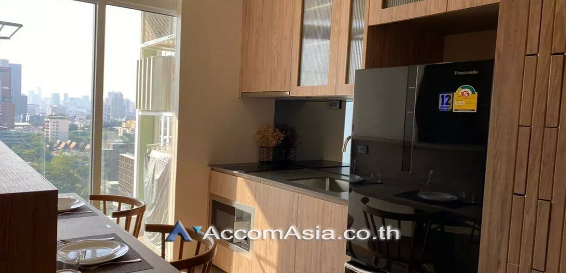  1 Bedroom  Condominium For Rent in Sukhumvit, Bangkok  near BTS Ekkamai (AA29497)