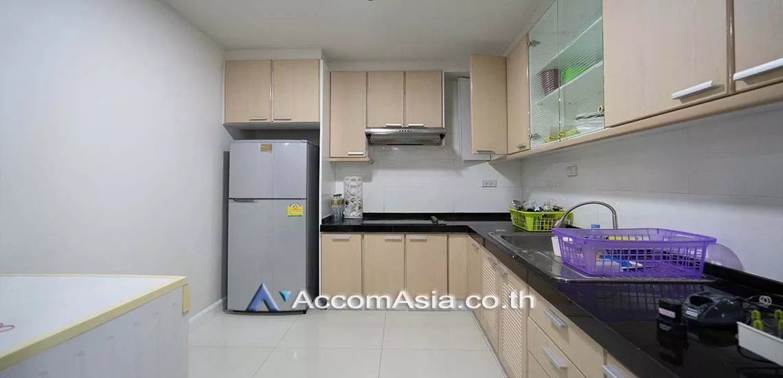  2 Bedrooms  Condominium For Rent in Sukhumvit, Bangkok  near BTS Phrom Phong (AA29505)