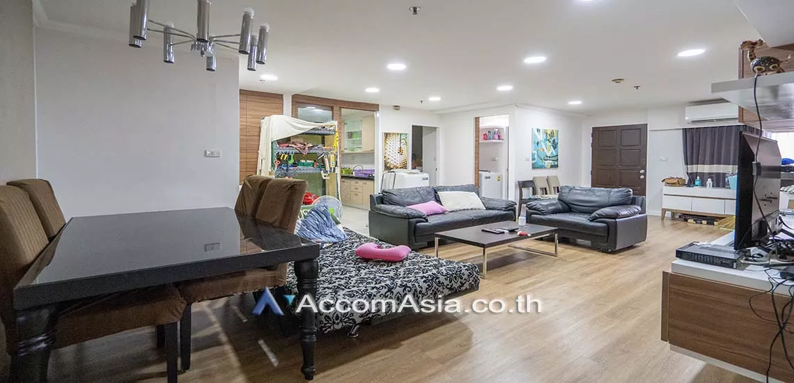  2 Bedrooms  Condominium For Rent in Sukhumvit, Bangkok  near BTS Phrom Phong (AA29505)