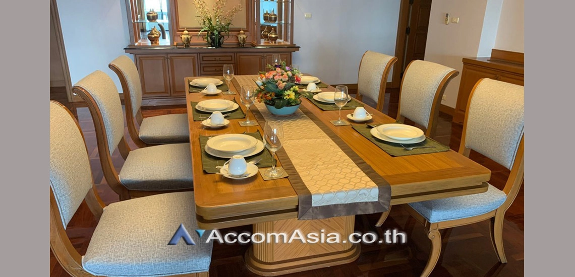 Pet friendly |  4 Bedrooms  Apartment For Rent in Sukhumvit, Bangkok  near BTS Phrom Phong (AA29524)