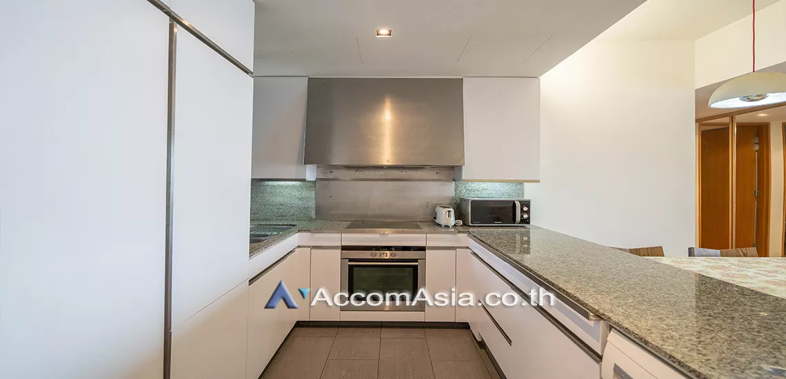  2 Bedrooms  Condominium For Rent in Sathorn, Bangkok  near BTS Chong Nonsi - MRT Lumphini (AA29579)