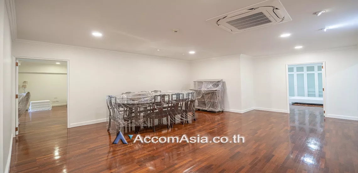 Huge Terrace |  3 Bedrooms  Condominium For Rent in Sukhumvit, Bangkok  near BTS Asok - MRT Sukhumvit (AA29582)