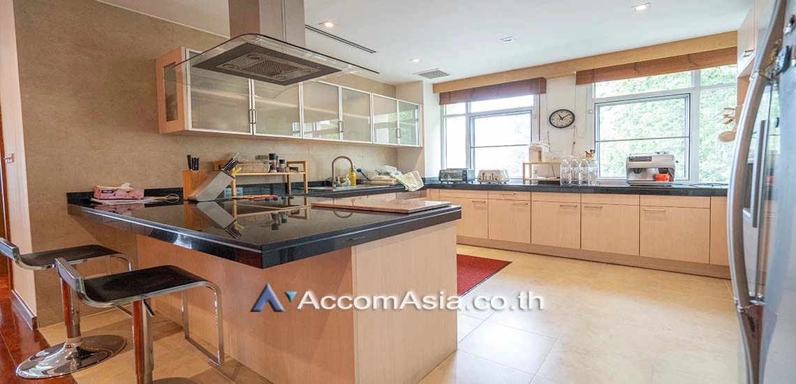  3 Bedrooms  Condominium For Sale in Sukhumvit, Bangkok  near BTS Phrom Phong (AA29584)