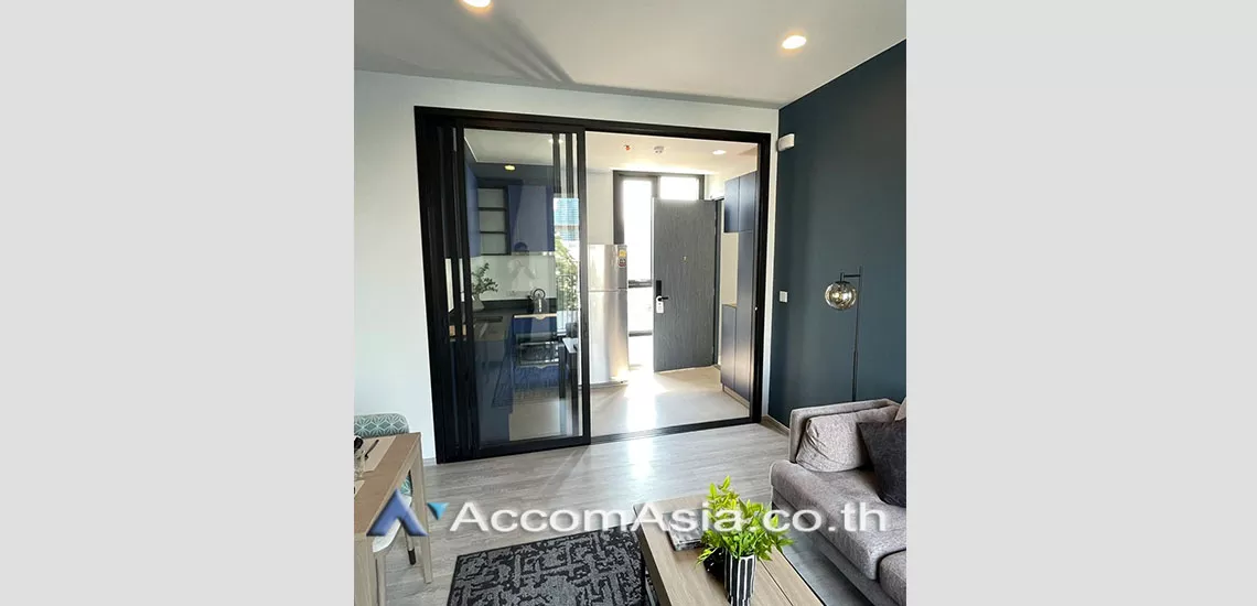  2 Bedrooms  Condominium For Rent in Sukhumvit, Bangkok  near BTS Ekkamai (AA29591)