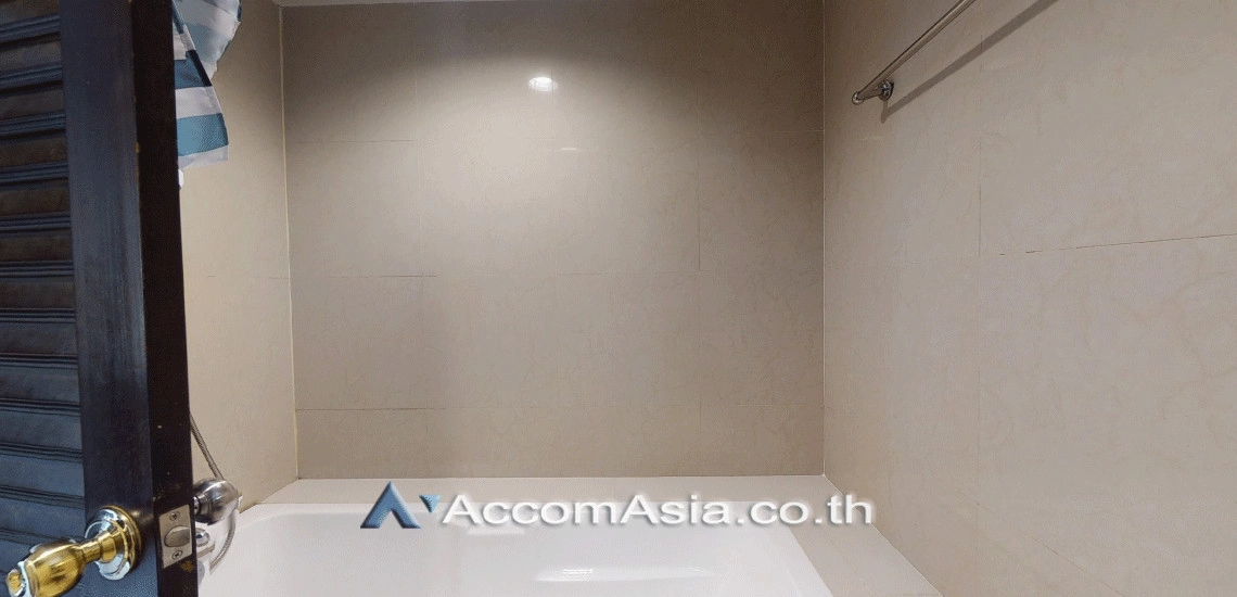 11  3 br Condominium For Sale in Sukhumvit ,Bangkok BTS Nana at Lake Green AA29611