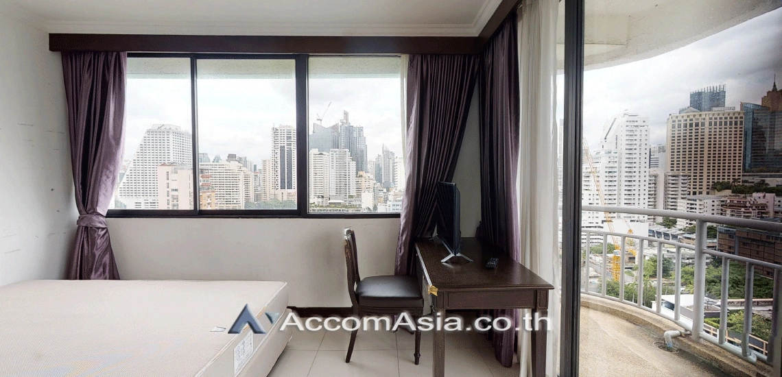 6  3 br Condominium For Sale in Sukhumvit ,Bangkok BTS Nana at Lake Green AA29611