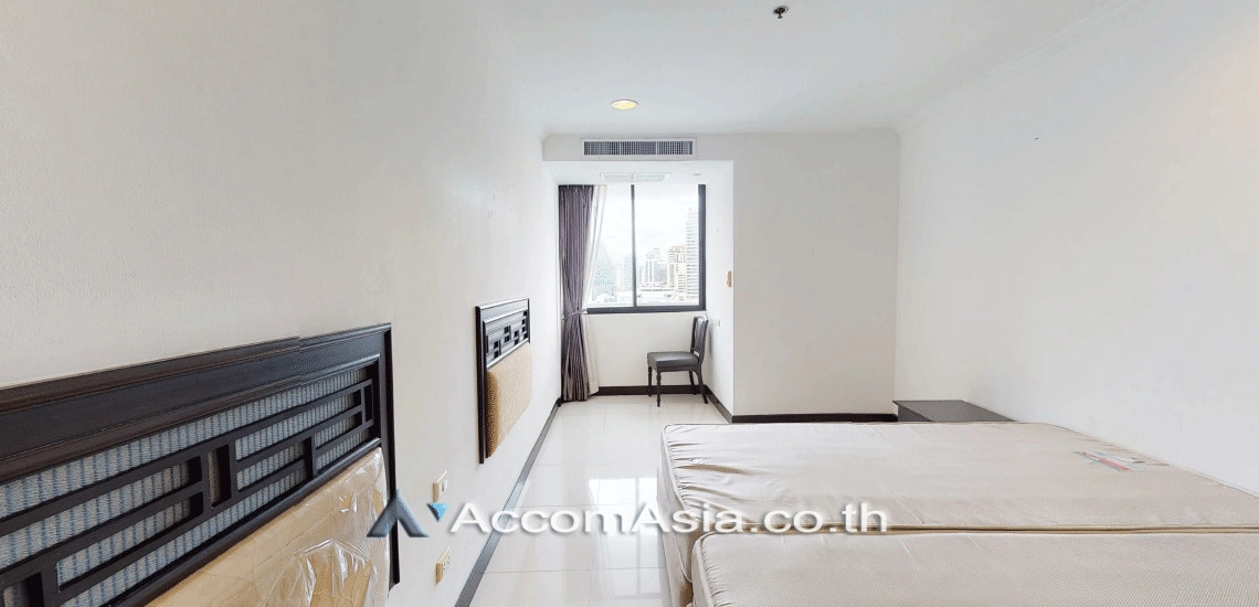 8  3 br Condominium For Sale in Sukhumvit ,Bangkok BTS Nana at Lake Green AA29611