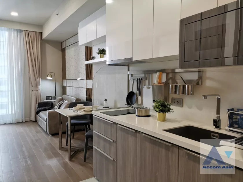  1 Bedroom  Condominium For Rent in Sukhumvit, Bangkok  near BTS Asok - MRT Sukhumvit (AA29618)