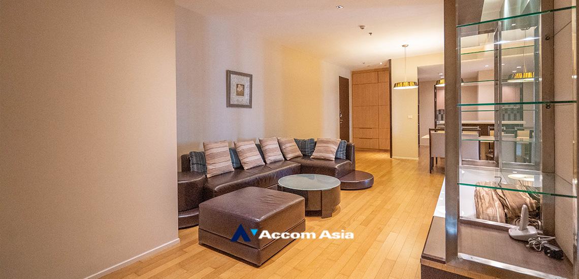 Pet friendly |  3 Bedrooms  Condominium For Rent & Sale in Sukhumvit, Bangkok  near BTS Phrom Phong (AA29634)