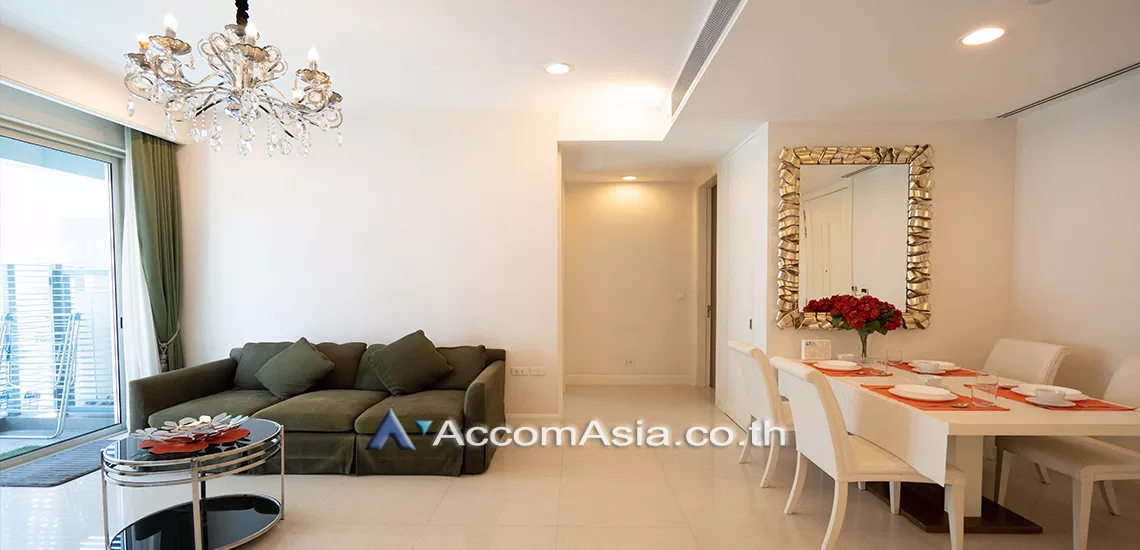  2 Bedrooms  Condominium For Rent in Ploenchit, Bangkok  near BTS Chitlom (AA29652)