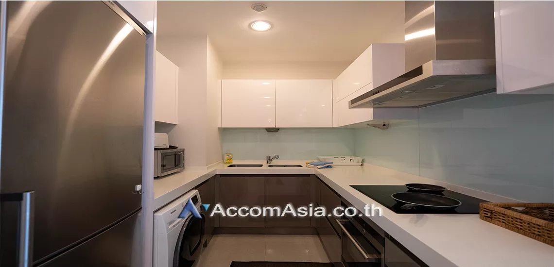  2 Bedrooms  Condominium For Rent in Ploenchit, Bangkok  near BTS Chitlom (AA29652)