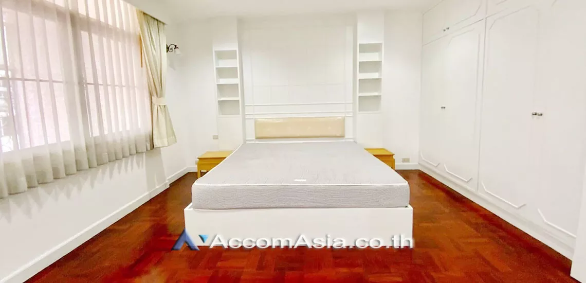  4 Bedrooms  Condominium For Sale in Sukhumvit, Bangkok  near BTS Thong Lo (AA29658)