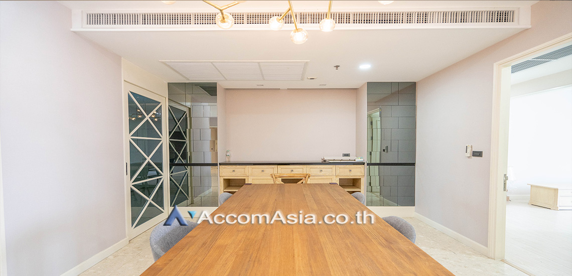  3 Bedrooms  Condominium For Rent & Sale in Sukhumvit, Bangkok  near BTS Ekkamai (AA29665)