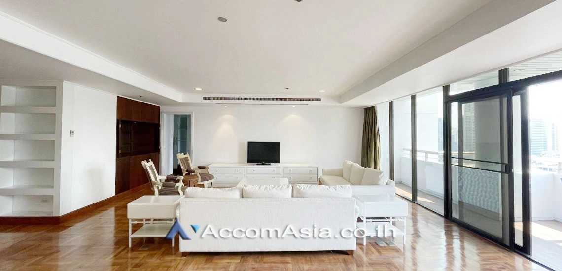 Pet friendly |  3 Bedrooms  Condominium For Rent in Sukhumvit, Bangkok  near BTS Nana (AA29700)