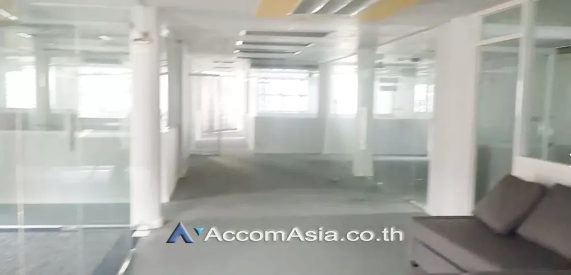 9  Building For Sale in Ratchadaphisek ,Bangkok MRT Huai Khwang AA29734