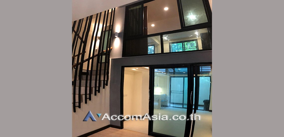  2  3 br Townhouse For Sale in Sukhumvit ,Bangkok BTS Phrom Phong AA29743