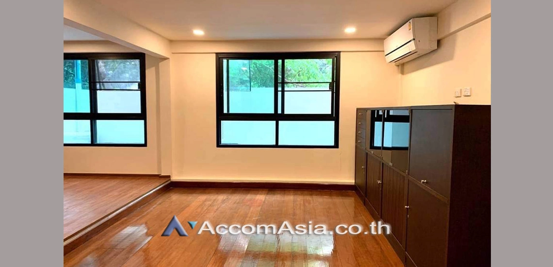 8  3 br Townhouse For Sale in Sukhumvit ,Bangkok BTS Phrom Phong AA29743