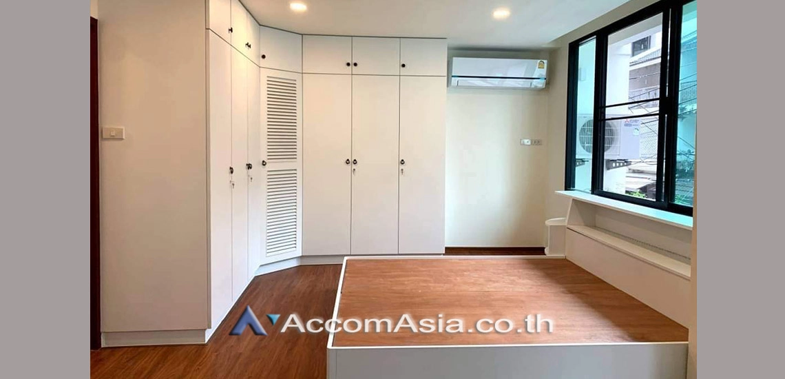 10  3 br Townhouse For Sale in Sukhumvit ,Bangkok BTS Phrom Phong AA29743