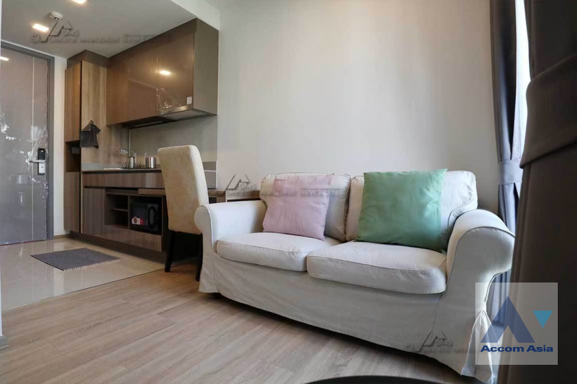  1 Bedroom  Condominium For Rent & Sale in Sukhumvit, Bangkok  near BTS Ekkamai (AA29767)