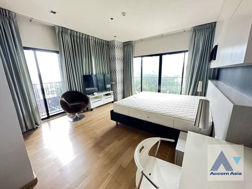  2 Bedrooms  Condominium For Rent in Sukhumvit, Bangkok  near BTS Ekkamai (AA29794)