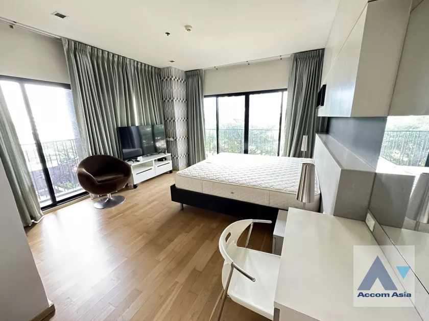  2 Bedrooms  Condominium For Rent in Sukhumvit, Bangkok  near BTS Ekkamai (AA29794)