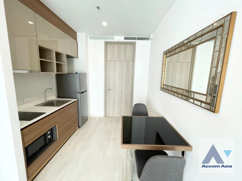  1 Bedroom  Condominium For Rent in Ploenchit, Bangkok  near BTS Ploenchit (AA29829)