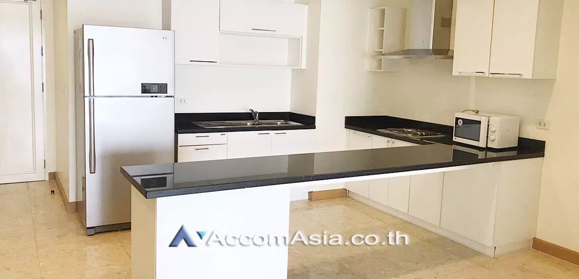  2 Bedrooms  Condominium For Rent in Sukhumvit, Bangkok  near BTS Ekkamai (AA29842)