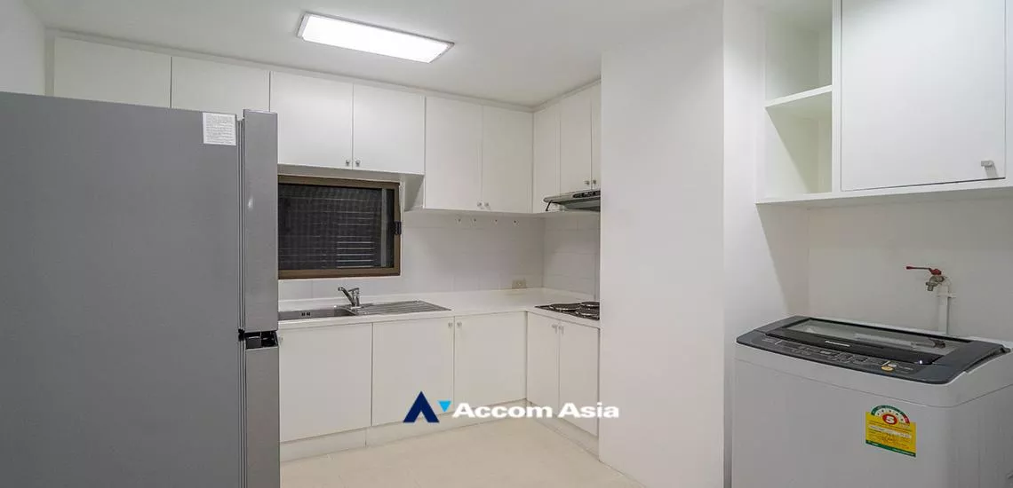  2 Bedrooms  Condominium For Rent & Sale in Sukhumvit, Bangkok  near BTS Phrom Phong (AA29856)