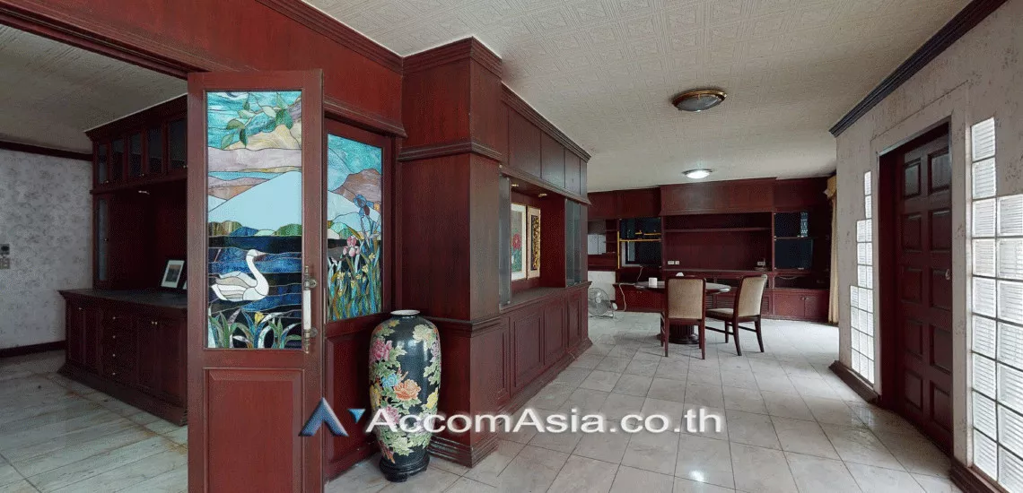  2  4 br House For Sale in Sukhumvit ,Bangkok BTS Phrom Phong AA29867