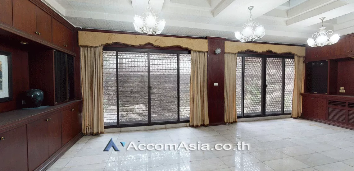  1  4 br House For Sale in Sukhumvit ,Bangkok BTS Phrom Phong AA29867