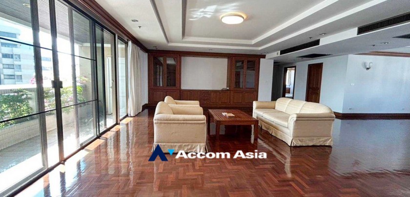 Pet friendly |  3 Bedrooms  Condominium For Rent in Sukhumvit, Bangkok  near BTS Phrom Phong (24440)