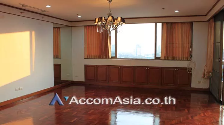  3 Bedrooms  Condominium For Rent in Sukhumvit, Bangkok  near BTS Phrom Phong (24441)