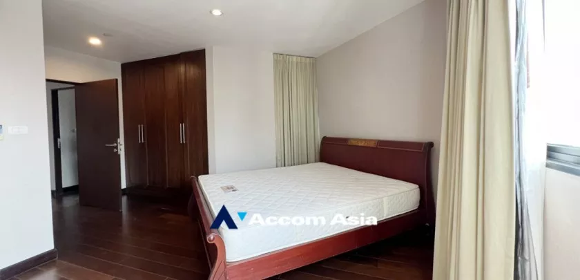  2 Bedrooms  Condominium For Sale in Sathorn, Bangkok  near BTS Sala Daeng - MRT Lumphini (AA29895)