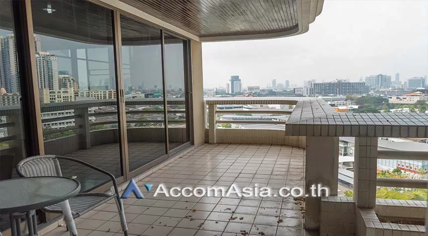 Pet friendly |  3 Bedrooms  Condominium For Rent in Sukhumvit, Bangkok  near BTS Phrom Phong (24443)