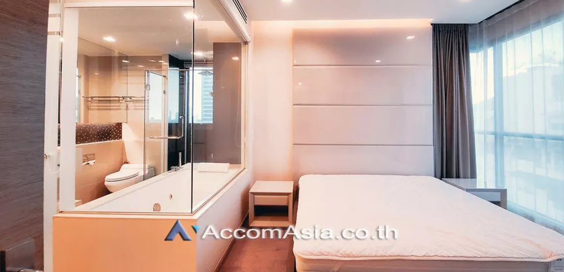  2 Bedrooms  Condominium For Rent in Silom, Bangkok  near BTS Chong Nonsi (AA29917)