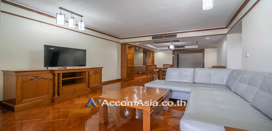  3 Bedrooms  Apartment For Rent in Sukhumvit, Bangkok  near BTS Thong Lo (AA29936)