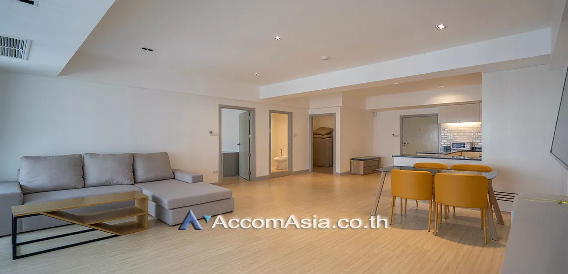 Pet friendly |  2 Bedrooms  Apartment For Rent in Sukhumvit, Bangkok  near BTS Asok - MRT Sukhumvit (AA29943)