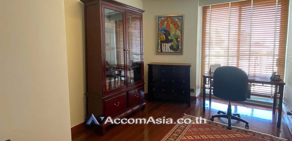 25  4 br Condominium For Sale in Sukhumvit ,Bangkok BTS Asok - MRT Sukhumvit at The Lakes AA29946