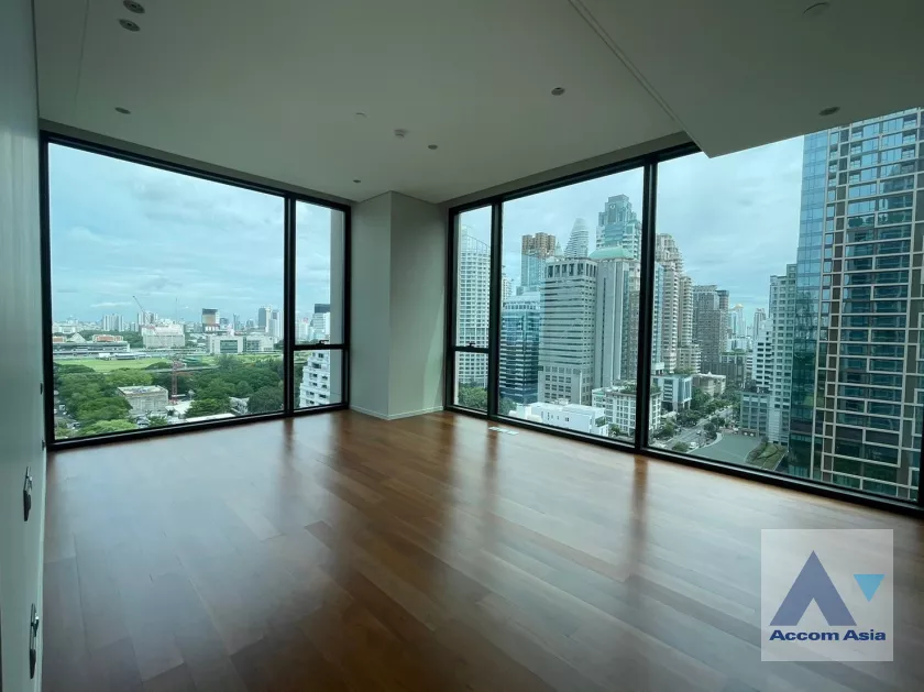  3 Bedrooms  Condominium For Rent in Ploenchit, Bangkok  near BTS Ratchadamri (AA29972)