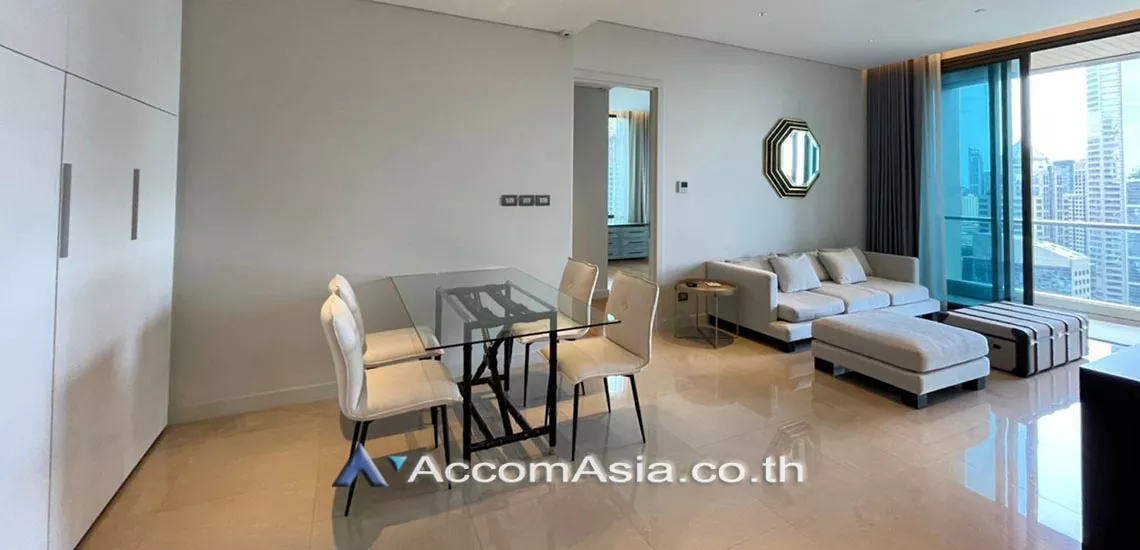  2 Bedrooms  Condominium For Rent in Ploenchit, Bangkok  near BTS Chitlom (AA29973)