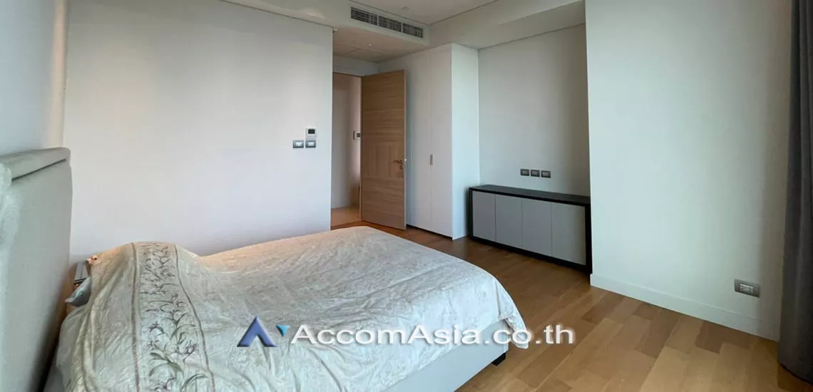  2 Bedrooms  Condominium For Rent in Ploenchit, Bangkok  near BTS Chitlom (AA29973)