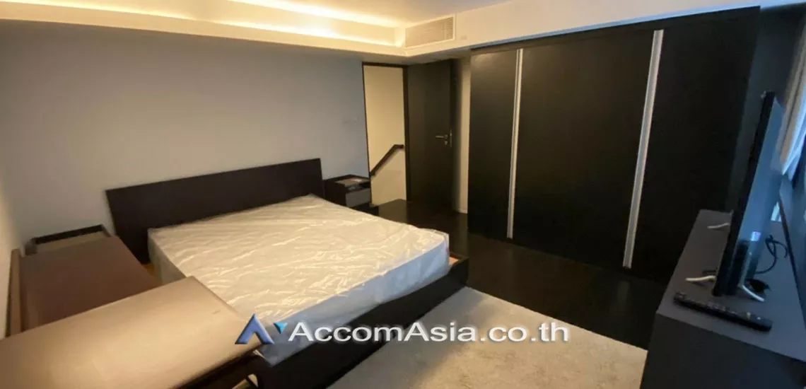  2 Bedrooms  Condominium For Rent in Sukhumvit, Bangkok  near BTS Phrom Phong (AA29974)