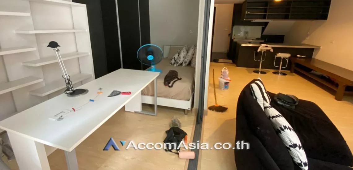  2 Bedrooms  Condominium For Rent in Sukhumvit, Bangkok  near BTS Phrom Phong (AA29974)