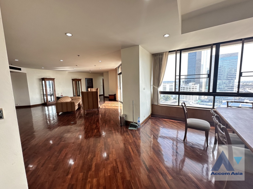 Pet friendly condominium for rent in Sukhumvit, Bangkok Code AA29995