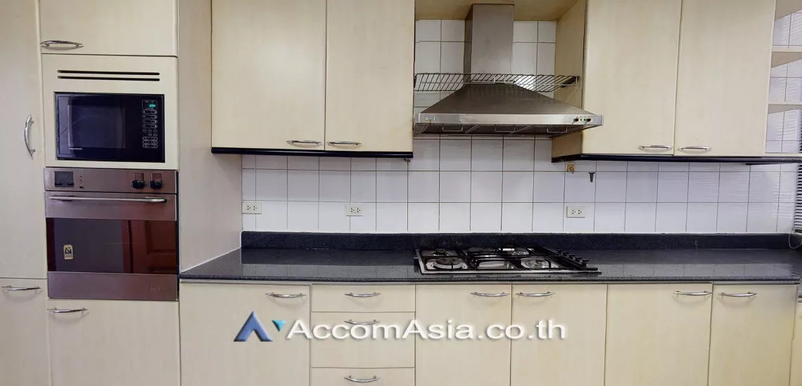 Pet friendly |  3 Bedrooms  Condominium For Rent in Sukhumvit, Bangkok  near BTS Phrom Phong (AA29998)