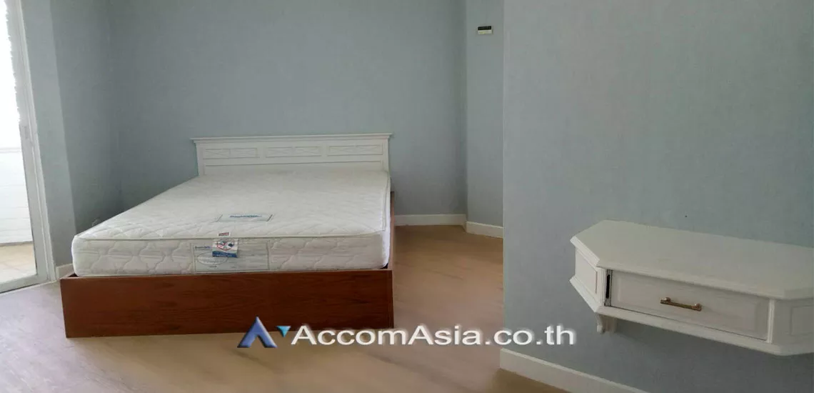 Pet friendly |  3 Bedrooms  Condominium For Rent in Sukhumvit, Bangkok  near BTS Thong Lo (AA30002)