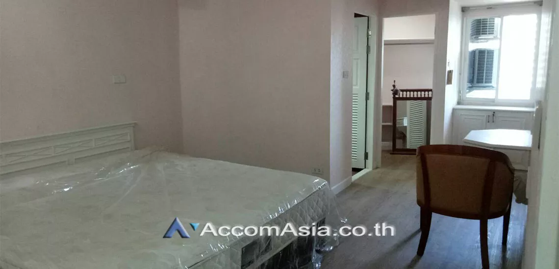 Pet friendly |  3 Bedrooms  Condominium For Rent in Sukhumvit, Bangkok  near BTS Thong Lo (AA30002)