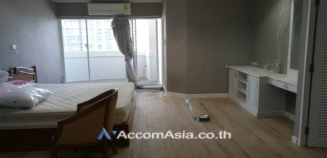 Pet friendly |  3 Bedrooms  Condominium For Rent in Sukhumvit, Bangkok  near BTS Thong Lo (AA30002)